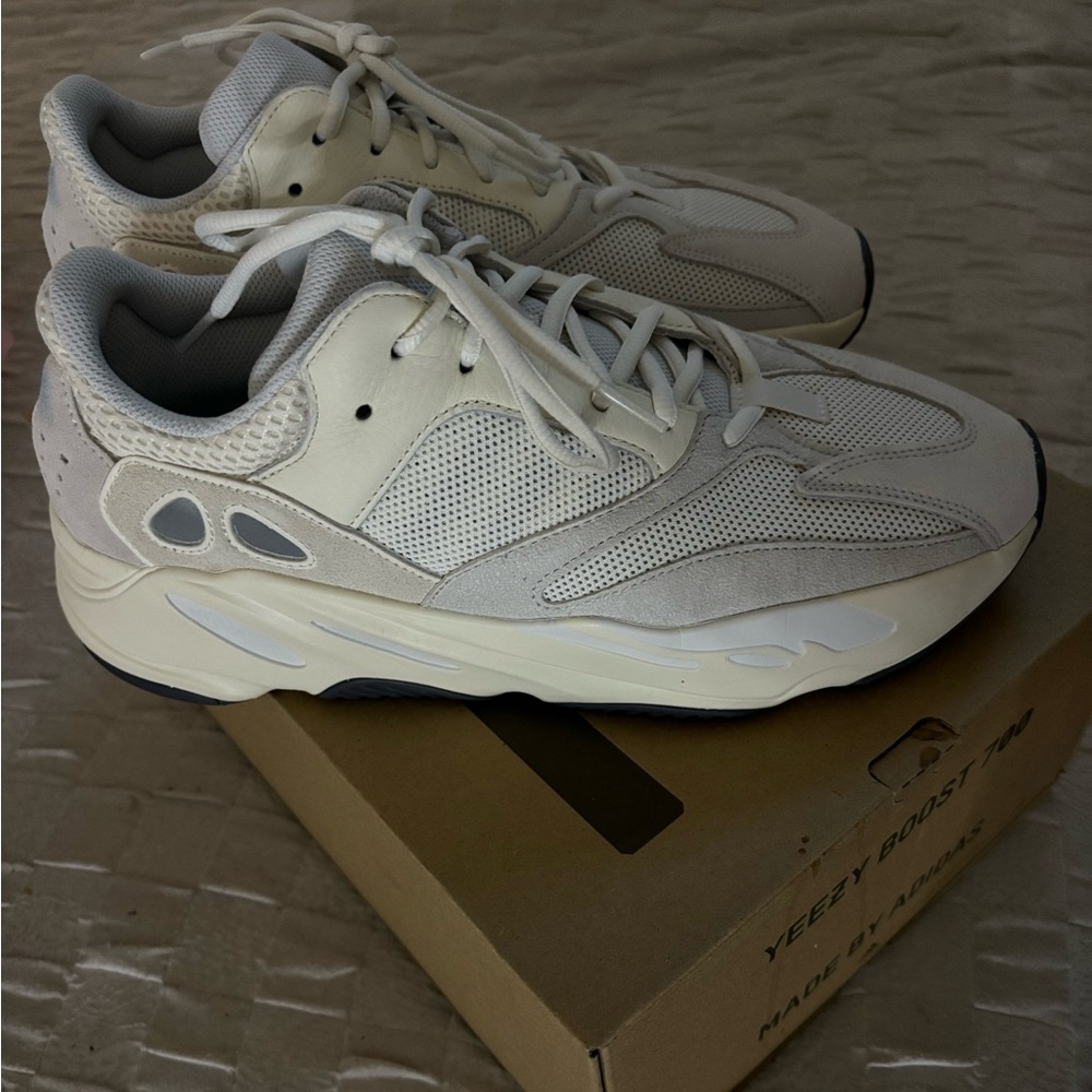 Yeezy 700